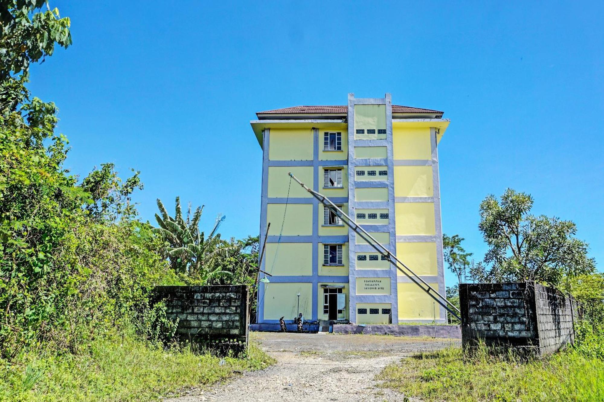 Spot On 92374 Penginapan Rusunawa Malang Dış mekan fotoğraf
